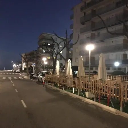 Carrer De Victòria Dels àngels, 11 Appartement La Pineda